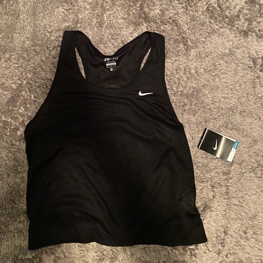 ✨NIKE Women’s Running Top✨